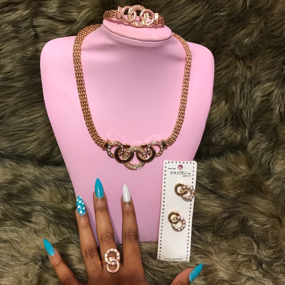 Gold Necklace Set - Picture 3 of 7